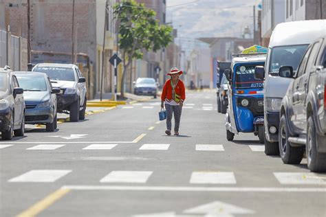 Caman M S De Familias Beneficiadas Con Nueva Obra De Asfalto Del