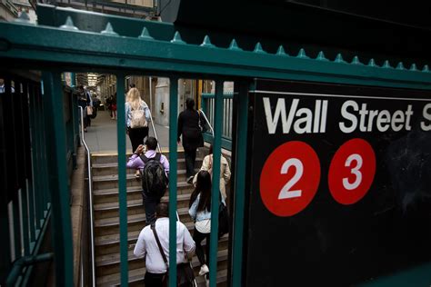 Wall Street work dries up even as banks and brokers enjoy record