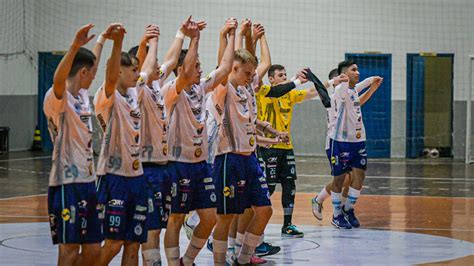 Representando A Eeb Ruy Barbosa Associa O Timb Futsal Disputa A Fase