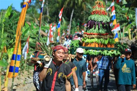 Pandangan Etika Lingkungan Tradisi Merti Dusun Di Jetis Bancak Kab