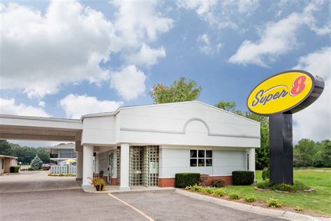 Super 8 by Wyndham Stevensville | Stevensville, MI Hotels