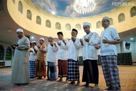 Bacaan Niat Sholat Subuh Lengkap Dengan Tata Cara Dan Doa Qunut