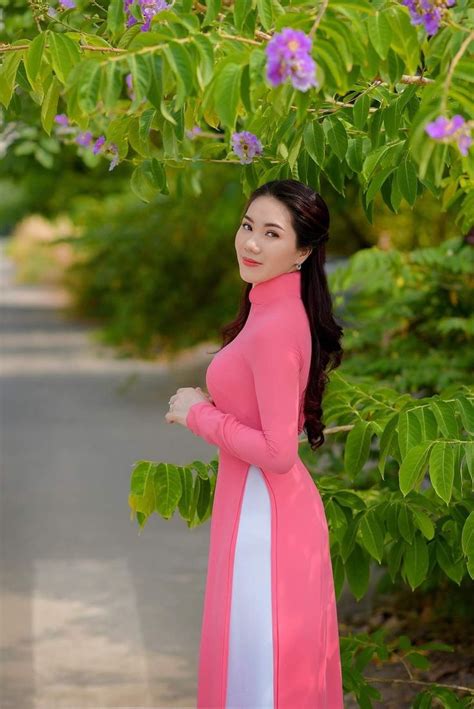 Pin By Kim Thanh Nguyen On Ao Dai Vietnamese Long Dress Ao Dai Traditional Dresses