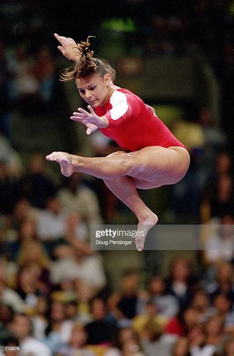 Jamie Dantzscher Is Doing Her Routine In The Balance Beam Event News