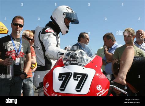 Michael Schumacher Beim 1 Rennen Der Idm Superbikes Auf Dem Nürburgring