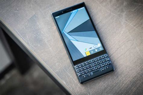 Blackberry Key2 Le Review A Cheaper Way To Get The Keyboard In Your