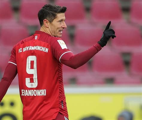 Lewandowski cerca de igualar histórica marca de una leyenda alemana