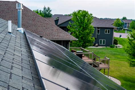 Top Considerations For Integrating Solar Panels With Your New Roof In Houston