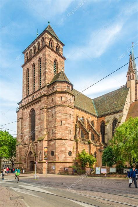 STRASBOURG FRANCIA 15 DE MAYO DE 2018 Vista A La Iglesia De San