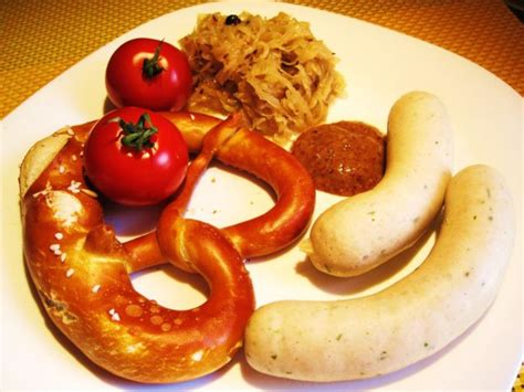 Weißwurst mit Brezn zu Mittag Rezept kochbar de