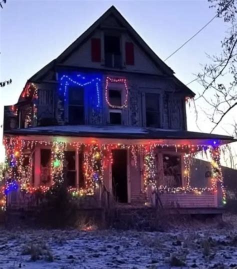 La veille de Noël jai visité la maison abandonnée de mes parents