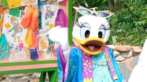 Daisy Ducks Meet And Greet Station At Donalds Dino Bash In Disneys