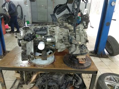 Меняю масляный фильтр на ФФ2 — Ford Focus Sedan II, 1,6 л, 2007 года ...