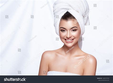 Attractive Girl Dark Wet Hair Nude Stock Photo 1260219733 Shutterstock