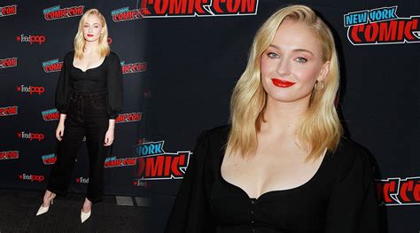 Sophie Turner Sexy Hot Celebs Home