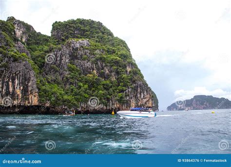 The Blue Lagoon in Thailand. Stock Photo - Image of mountain, water: 93864376