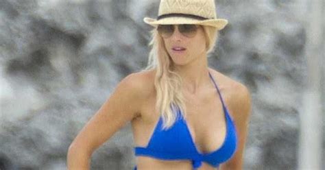 Sunny Days Elin Nordegren Fantastics Blue Bikini Body In The Bahamas