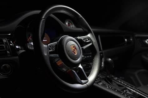 Just a basic Macan interior : Porsche