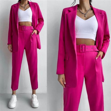 Костюм брючный женский