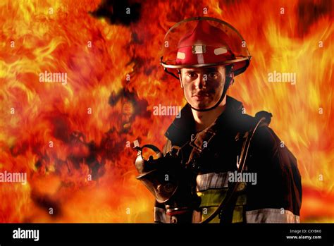 Wall of fire hi-res stock photography and images - Alamy