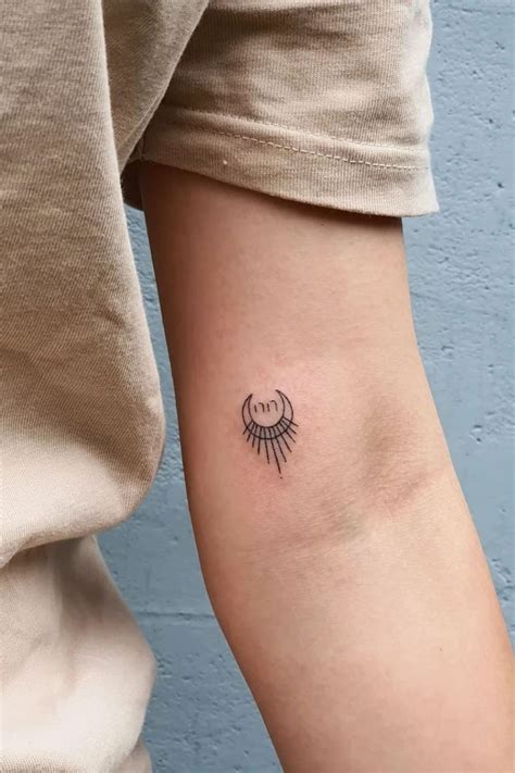 Amazing Small Sun And Moon Tattoo Ideas Moon Tattoo Tattoo Trends