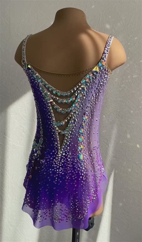 Pin By Isabel Proost On Stijl Rhythmic Gymnastics Costumes