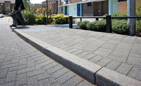 conservation radius kerb mm  mm  external silver grey
