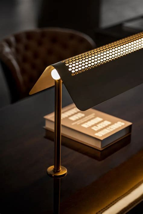 大师新作营造沉浸式体验感创造贴合未来潮奢生活的示范空间 Desk lamp design Architectural