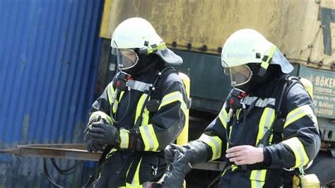 Feuer in Bremen Rauchwolke über der Neustadt