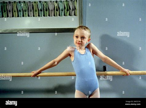 DAKOTA FANNING, UPTOWN GIRLS, 2003 Stock Photo - Alamy