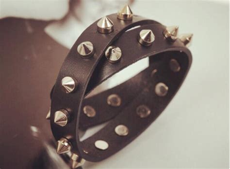 Pulseras Envolventes De Cuero PU Para Hombre Estilo Punk Superficie