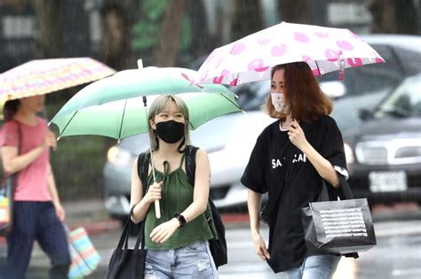 午後雷陣雨擴大17縣市豪大雨特報山區大雷雨 新北4區山區暴雨示警 上報 焦點