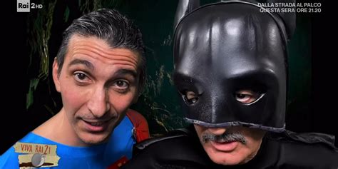 Viva Rai Viva Rai Batman E Wondertrans Festeggiano Gli