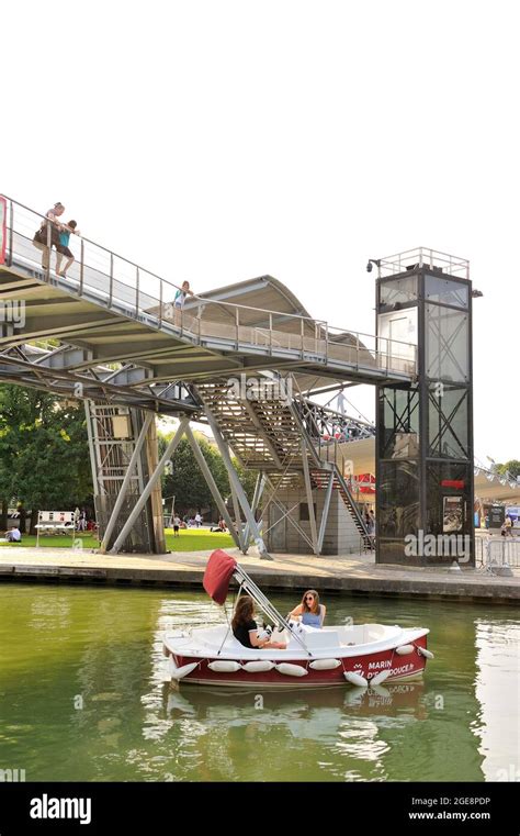 Paris Bateau Parc De La Villette Banque De Photographies Et Dimages