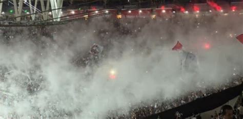 direito a pó de arroz torcida tricolor faz festa insana no