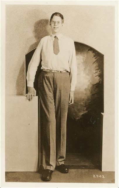 13 Vintage Portrait Photos Of Robert Wadlow The Tallest Person In