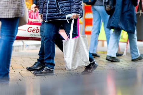 Konjunkturschwäche Umsatz im Einzelhandel in der Euro Zone sinkt