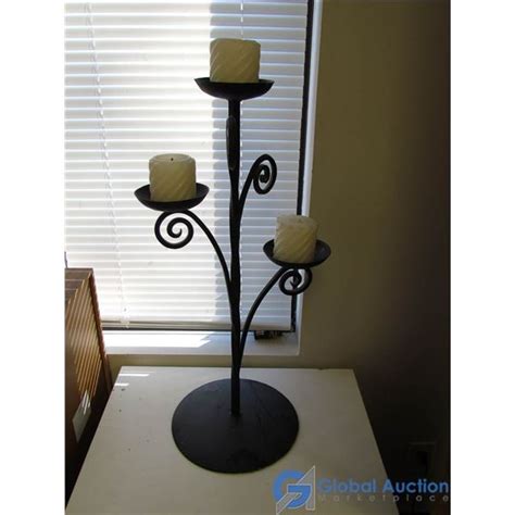 **Metal 3-Tier Candle Holder