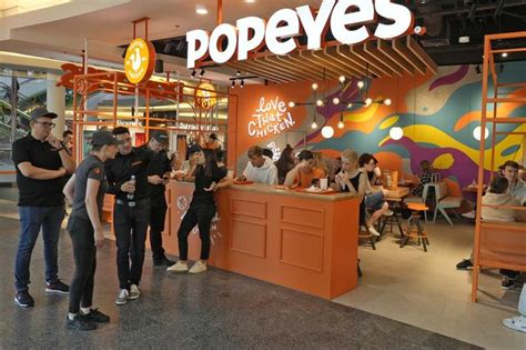 Popeyes w Warszawie otwarty Czekali w kolejce 40 godzin będą jedli za