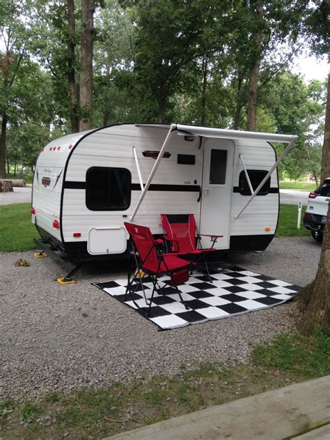 Camping at Whittington Woods campground near Rend Lake. | Retro campers ...