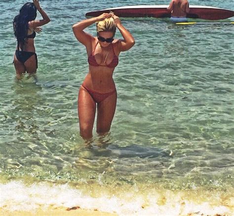 4 Hot Sexy Ozge Bitmez Bikini Pics