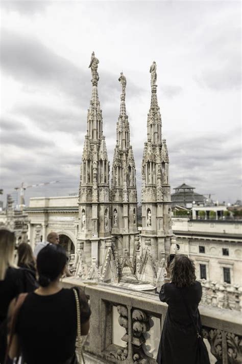 Rooftop Detail Duomo Di Milano Editorial Photo - Image of roof, europe ...