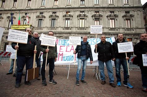 Tassisti In Protesta Governo Svende Il Settore Alle Multinazionali