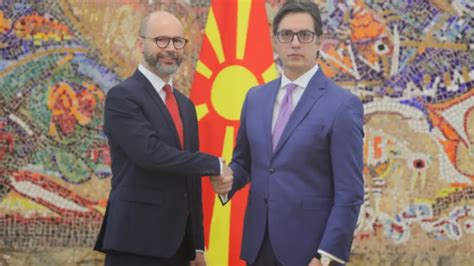 Pendarovski I Pranoi Letrat Kredenciale T Ambasadorit T Ri T