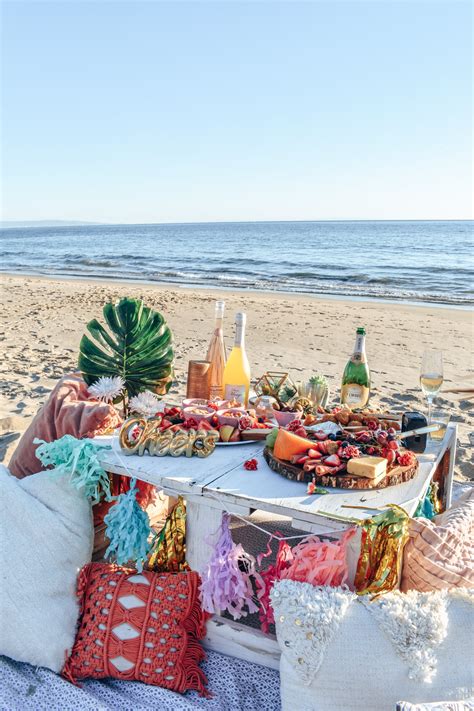 Aesthetic Cute Picnic Ideas With Friends Iwannafile