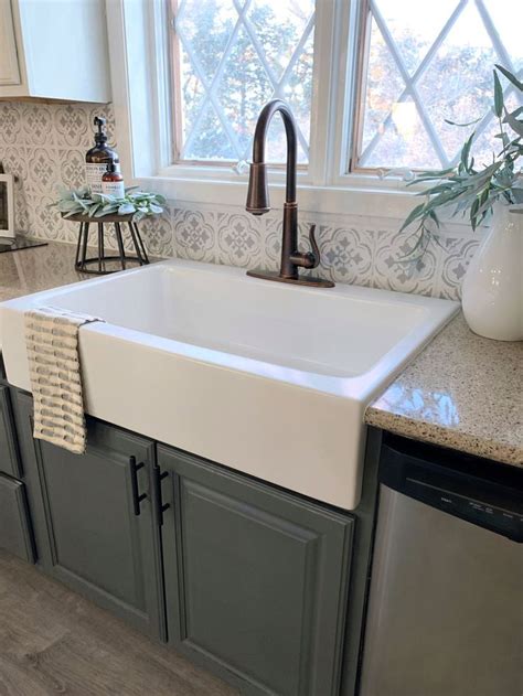 Upgrade Your Kitchen with a White Farmhouse Sink