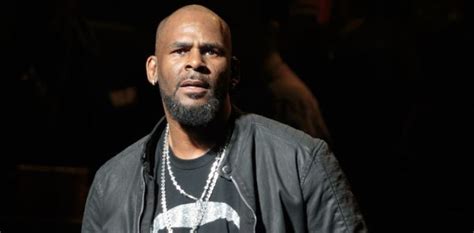 R Kelly Es Condenado A 30 Años De Cárcel Por Abuso Tráfico Sexual Y