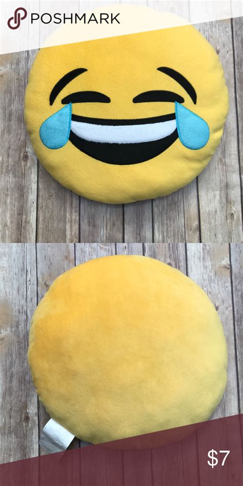 Laughing Emoji Pillow | Emoji pillows, Laughing emoji, Emoji