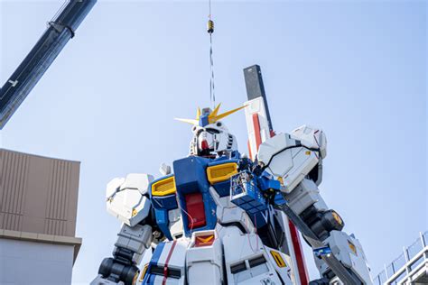 実物大νガンダム、福岡に立つ！ 頭部がドッキングする上棟式を実施