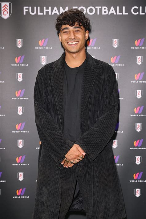 strictly star confirms hes set    dad  baby bump post